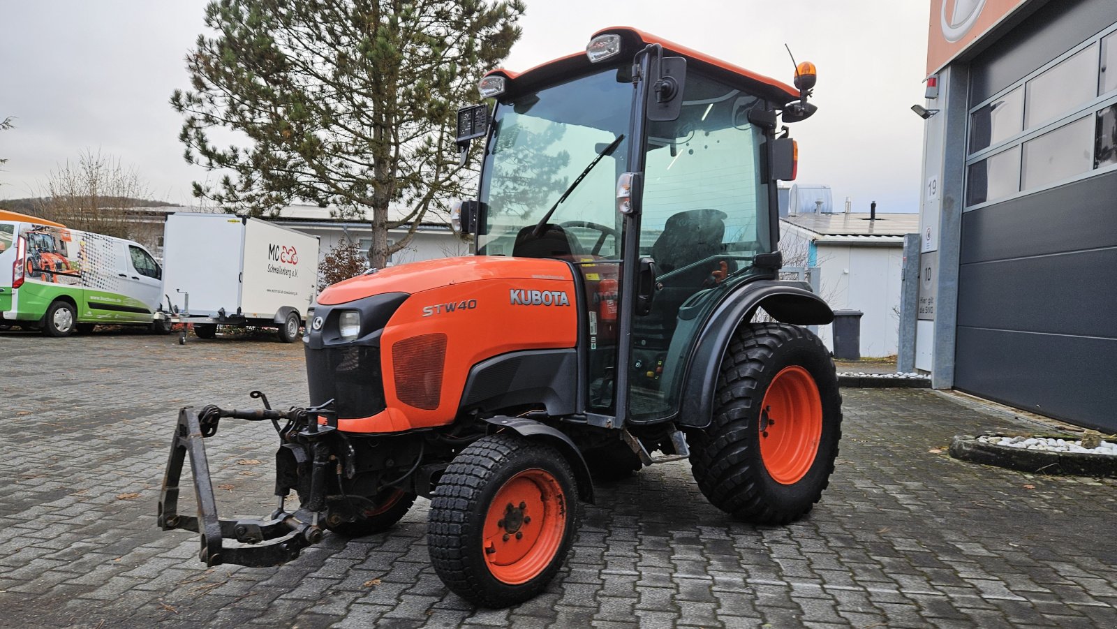 Kommunaltraktor du type Kubota STW 40, Gebrauchtmaschine en Olpe (Photo 10)