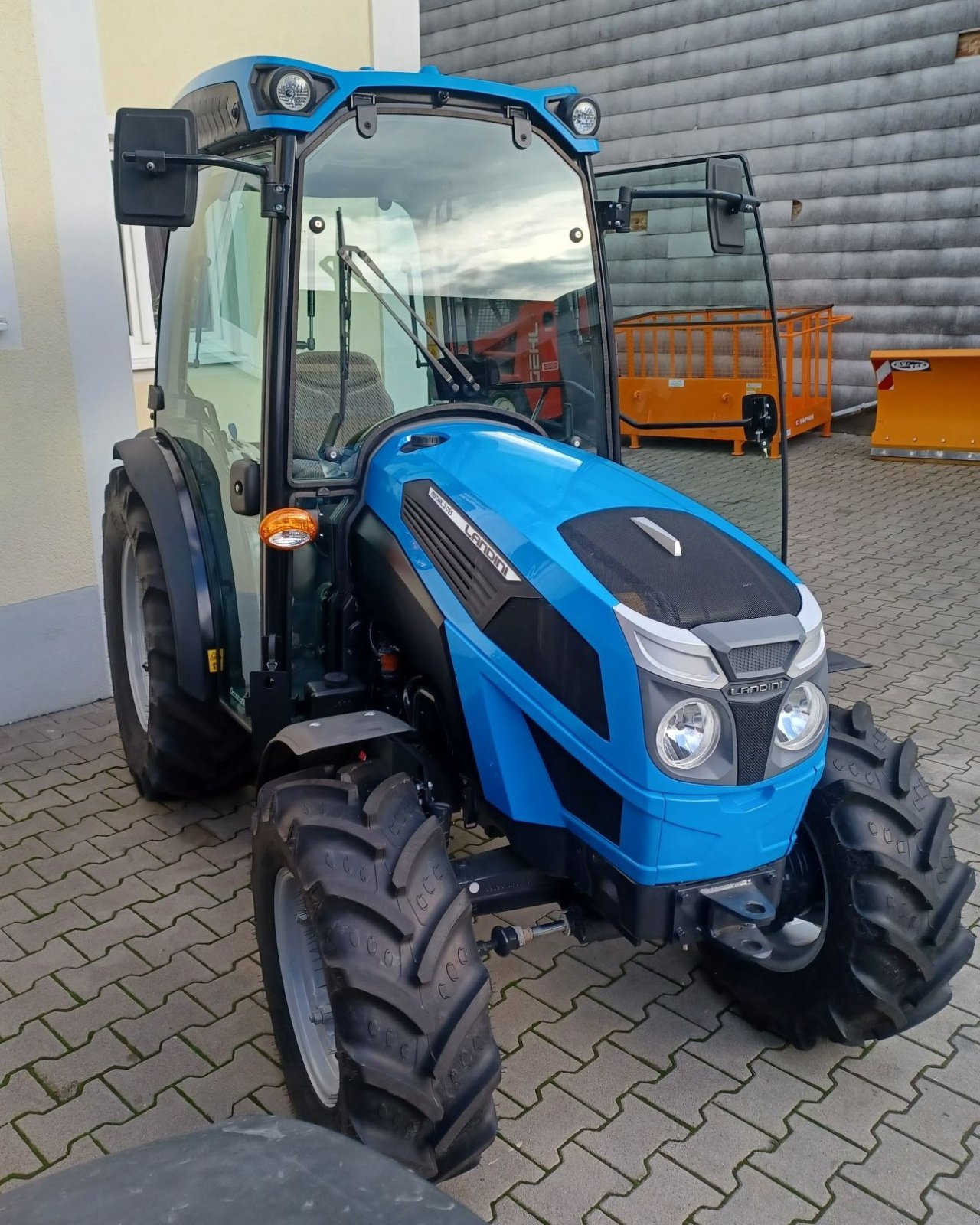 Kommunaltraktor от тип Landini Mistral 2-055, Neumaschine в Au/Hallertau (Снимка 2)