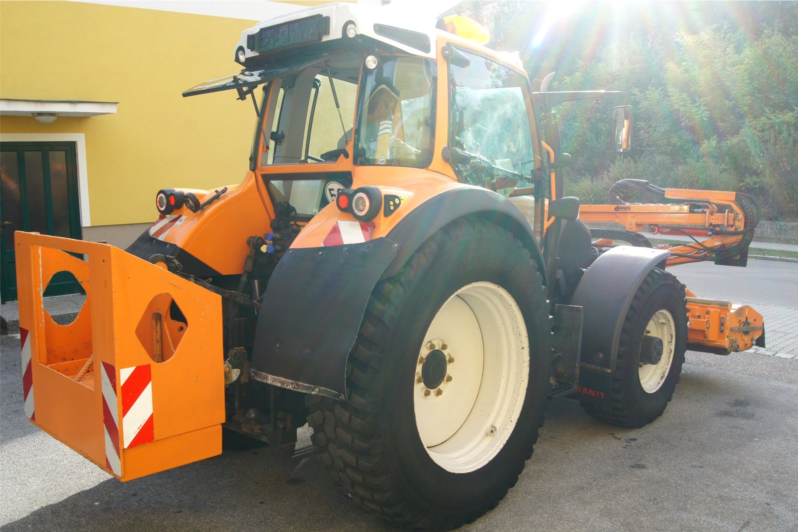 Kommunaltraktor du type Lindner Geotrac 124/DÜCKER Una 600 Mäher/Winterdienst, Gebrauchtmaschine en Gaubitsch (Photo 7)