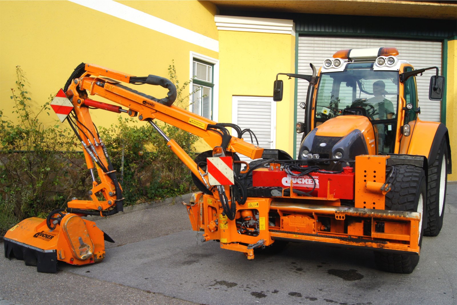 Kommunaltraktor Türe ait Lindner Geotrac 124/DÜCKER Una 600 Mäher/Winterdienst, Gebrauchtmaschine içinde Gaubitsch (resim 14)