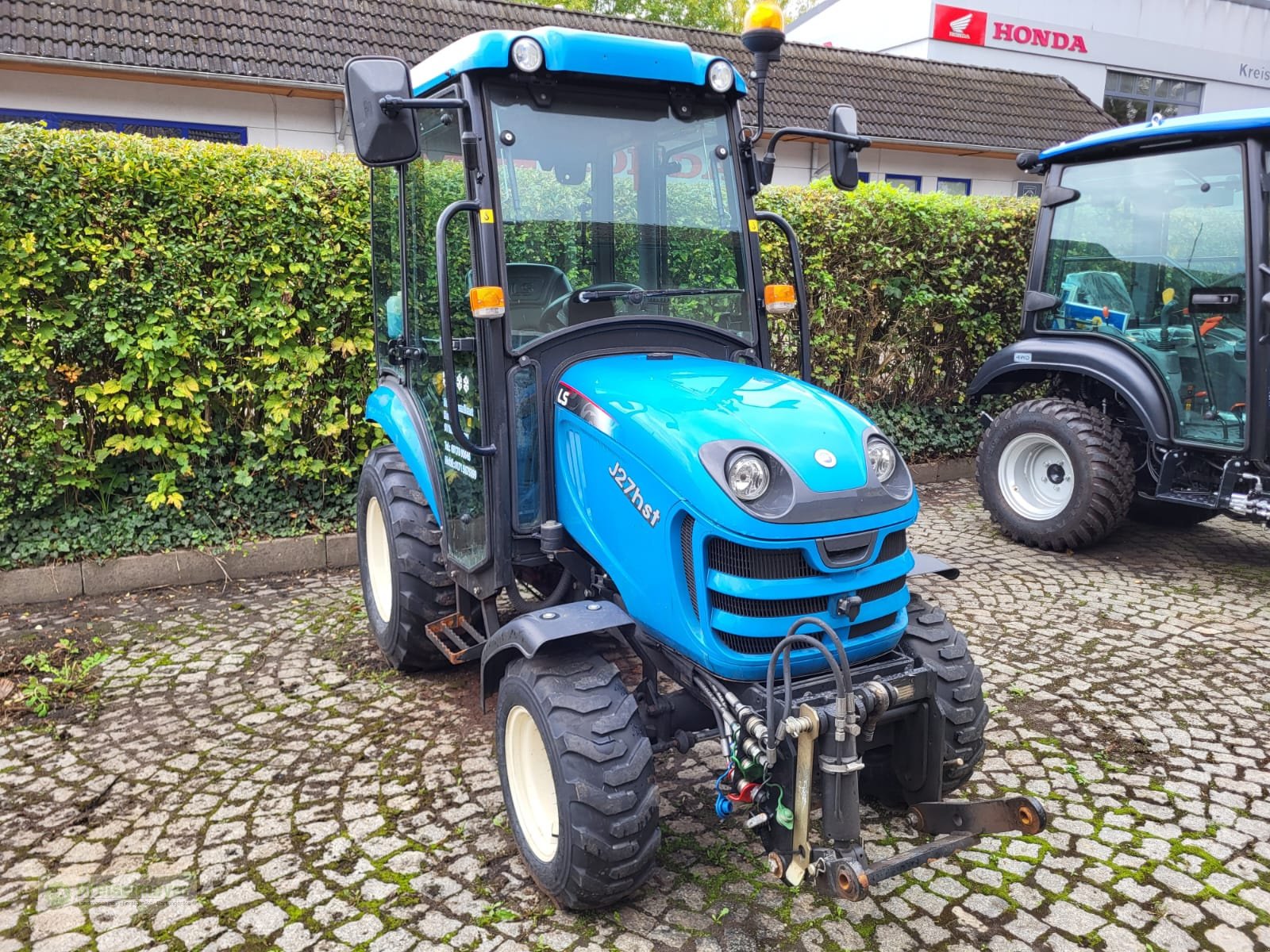 Kommunaltraktor Türe ait LS Tractor J27 HST Winterdienst + Fronthydraulik + StVZO inkl. TÜV, Gebrauchtmaschine içinde Feuchtwangen (resim 2)