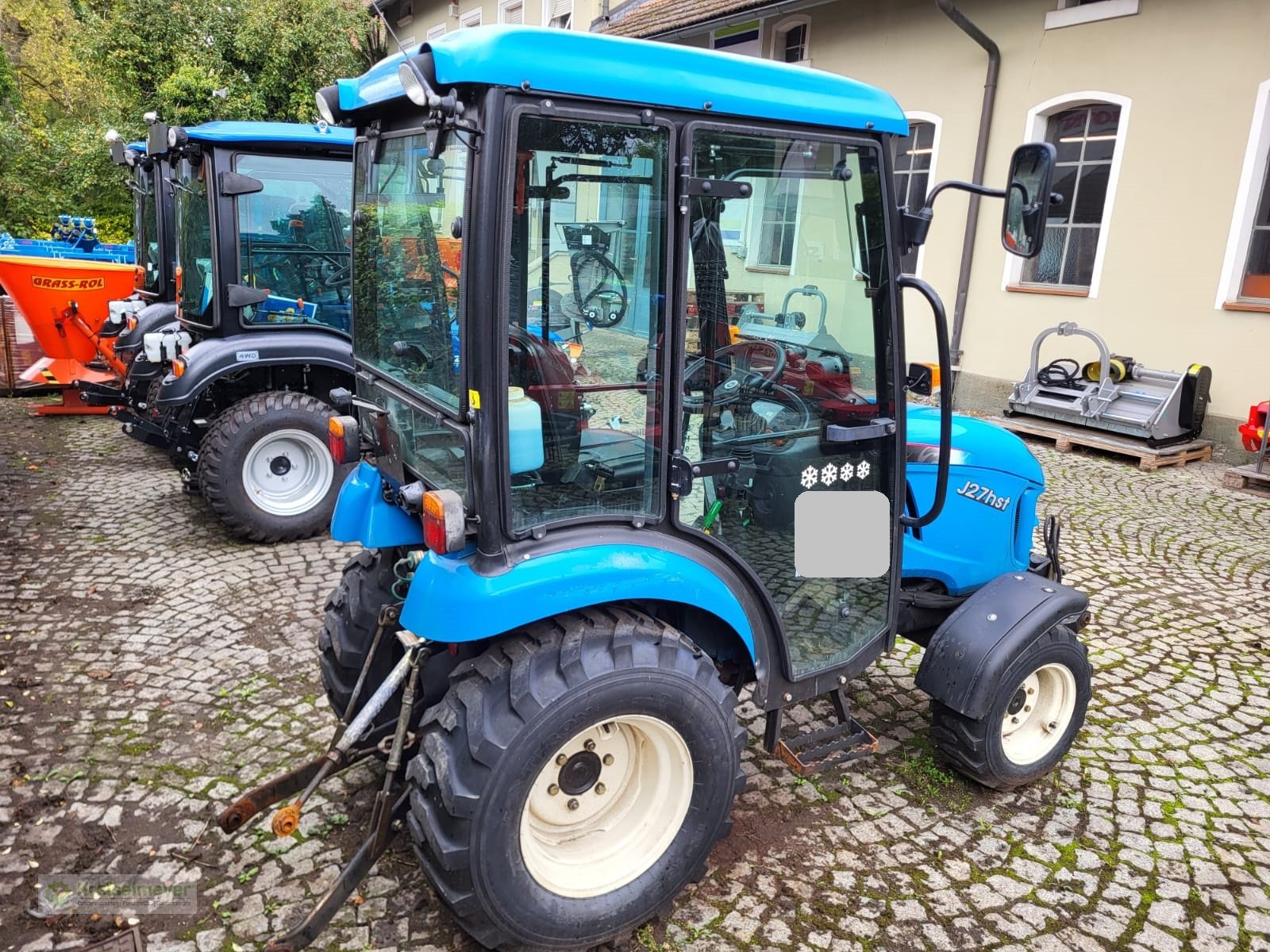 Kommunaltraktor van het type LS Tractor J27 HST Winterdienst + Fronthydraulik + StVZO inkl. TÜV, Gebrauchtmaschine in Feuchtwangen (Foto 3)