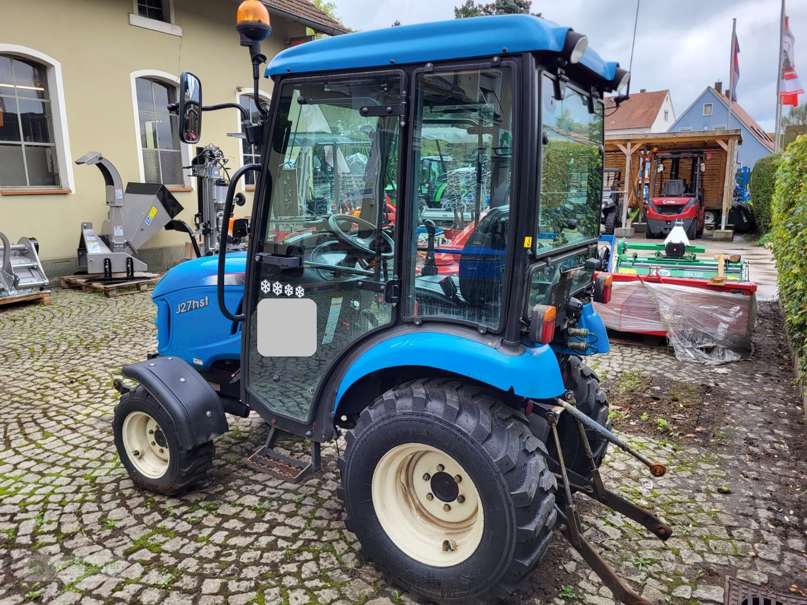 Kommunaltraktor des Typs LS Tractor J27 HST Winterdienst + Fronthydraulik + StVZO inkl. TÜV, Gebrauchtmaschine in Feuchtwangen (Bild 4)