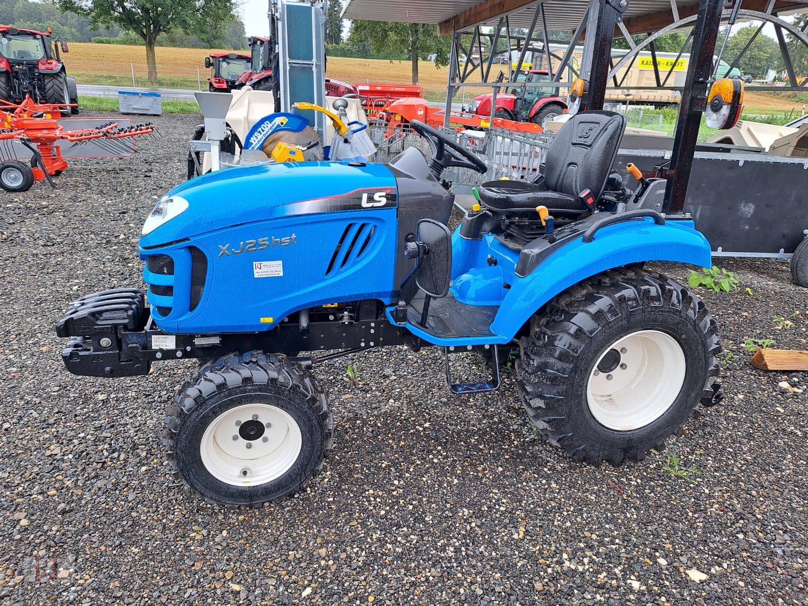 Kommunaltraktor des Typs LS Tractor XJ 25 HST, Neumaschine in Meßkirch (Bild 2)