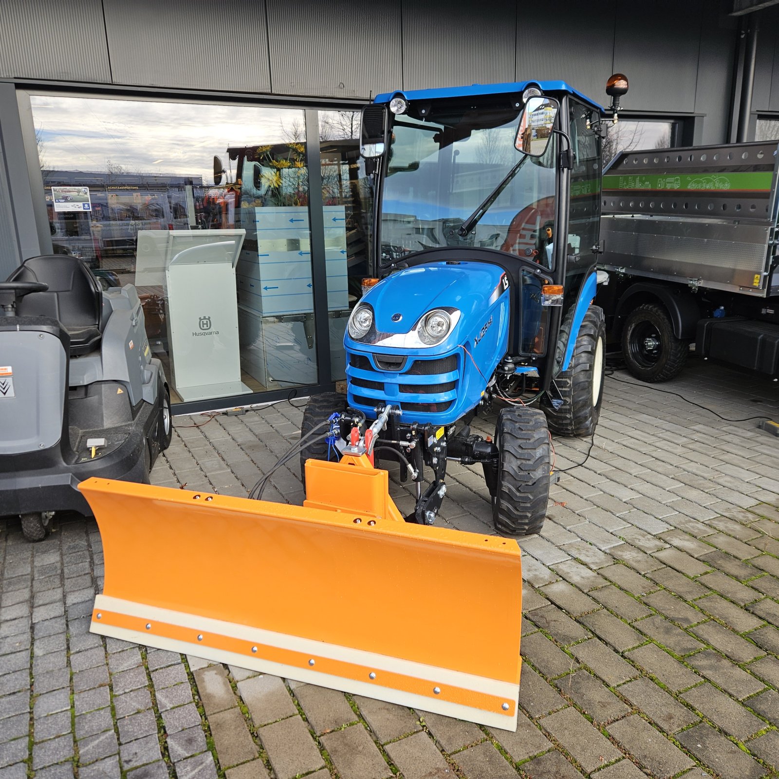 Kommunaltraktor del tipo LS Tractor XJ25, Neumaschine In Mainz-Kastel (Immagine 2)