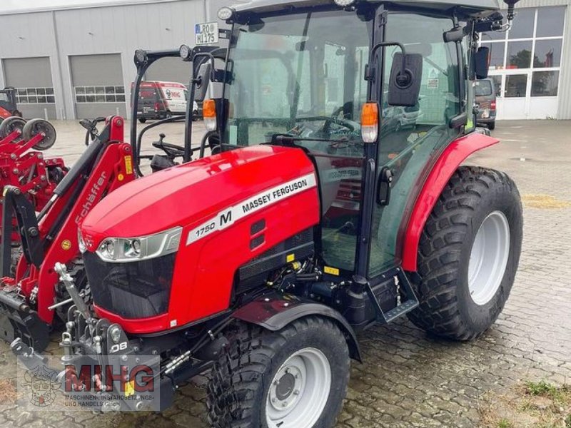 Kommunaltraktor van het type Massey Ferguson 1750, Vorführmaschine in Dummerstorf OT Petschow (Foto 1)