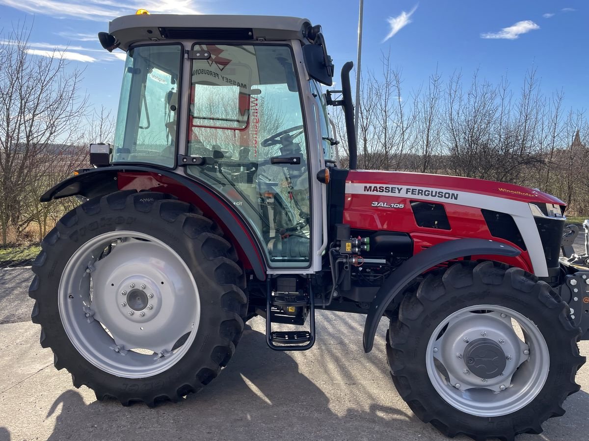 Kommunaltraktor of the type Massey Ferguson MF 3AL.105, Neumaschine in Starrein (Picture 4)