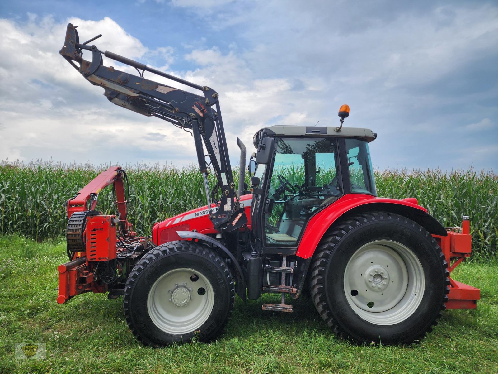 Kommunaltraktor van het type Massey Ferguson MF 5455 Frontlader Dücker UNA 500, Gebrauchtmaschine in Willanzheim (Foto 3)