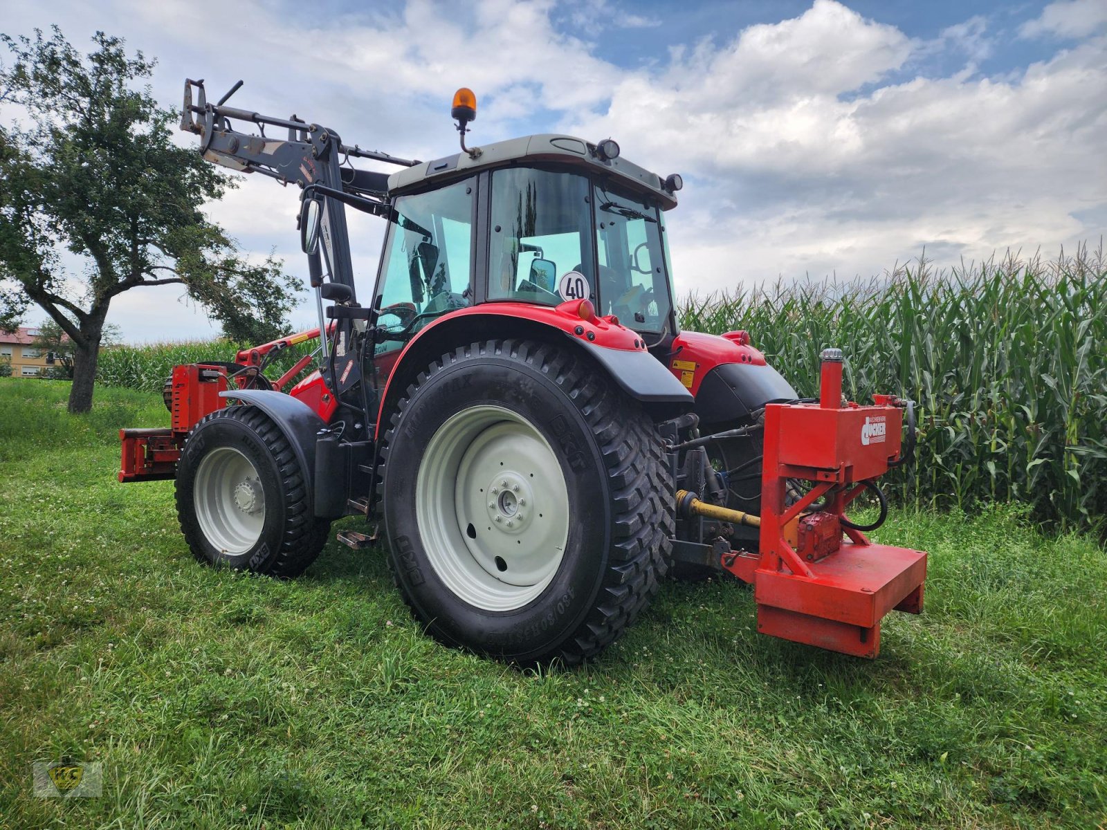 Kommunaltraktor des Typs Massey Ferguson MF 5455 Frontlader Dücker UNA 500, Gebrauchtmaschine in Willanzheim (Bild 4)