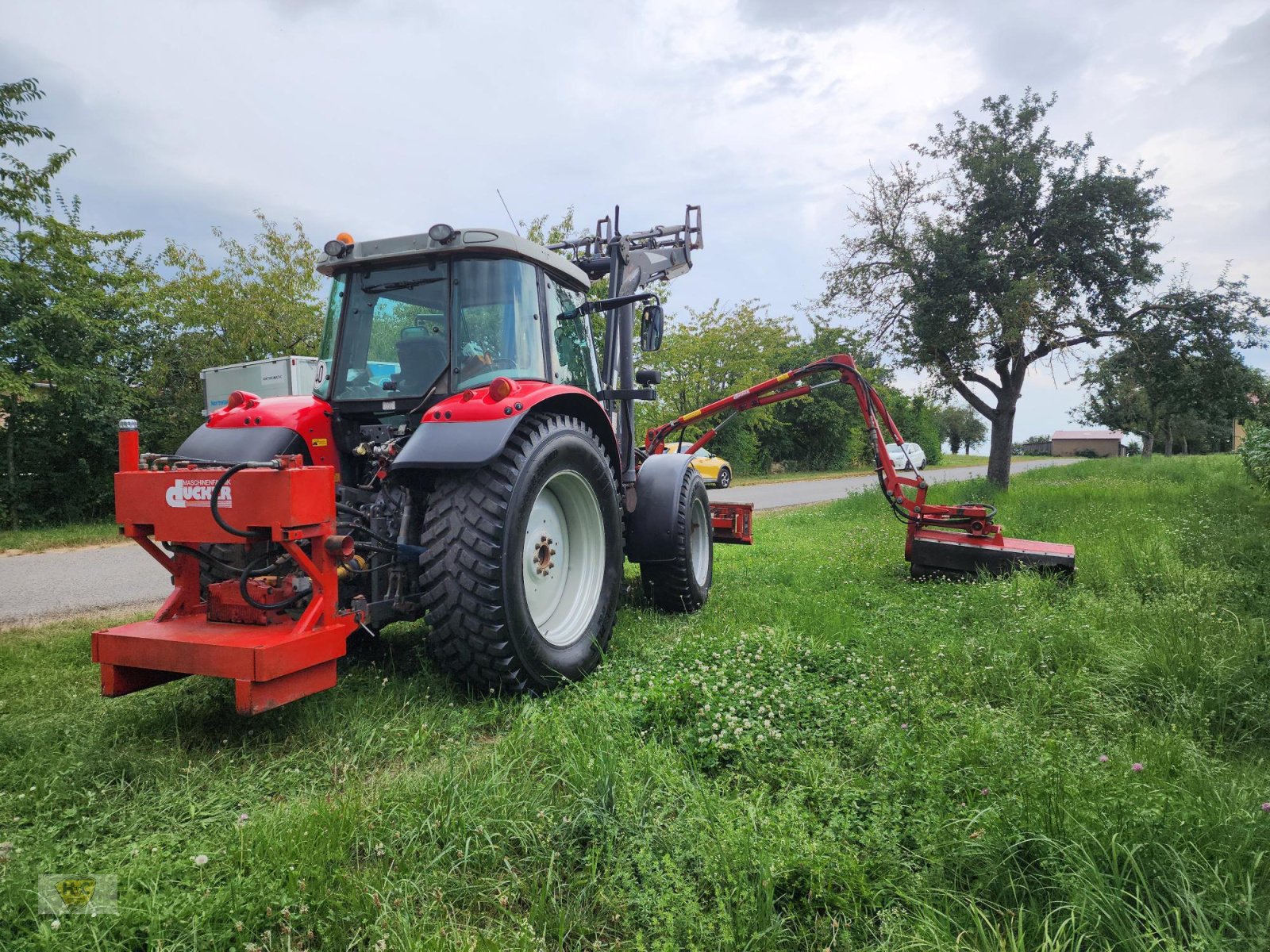 Kommunaltraktor типа Massey Ferguson MF 5455 Frontlader Dücker UNA 500, Gebrauchtmaschine в Willanzheim (Фотография 7)