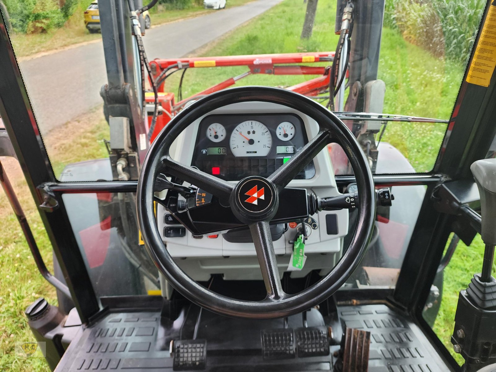 Kommunaltraktor du type Massey Ferguson MF 5455 Frontlader Dücker UNA 500, Gebrauchtmaschine en Willanzheim (Photo 13)