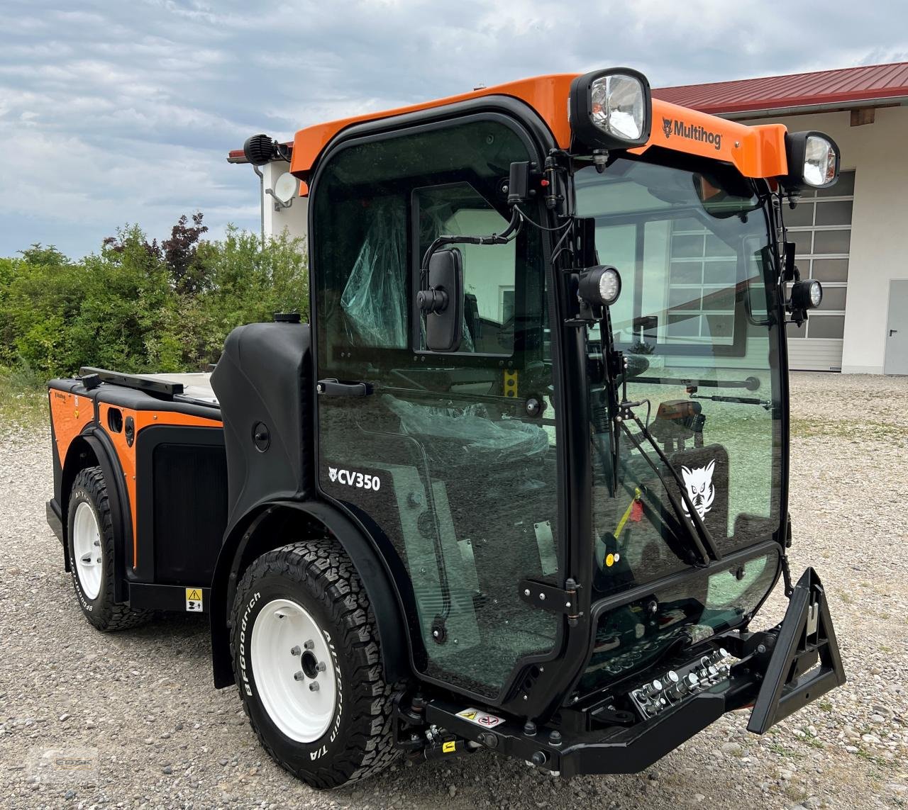 Kommunaltraktor of the type Multihog Geräteträger CV 350 / CL 75, Neumaschine in Kirchheim b. München (Picture 8)