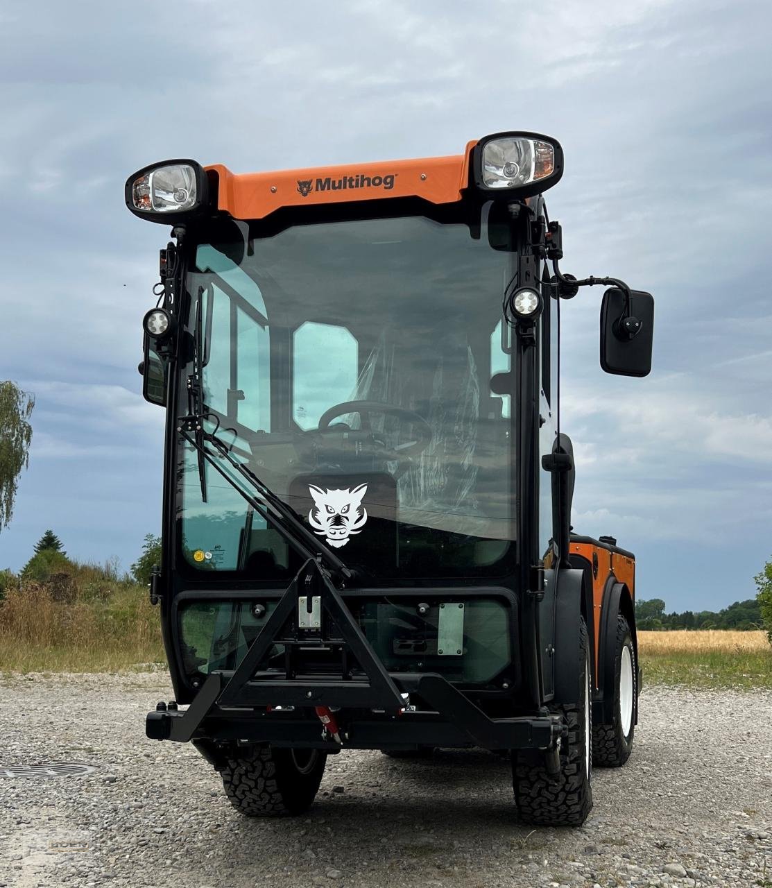 Kommunaltraktor of the type Multihog Geräteträger CV 350 / CL 75, Neumaschine in Kirchheim b. München (Picture 2)