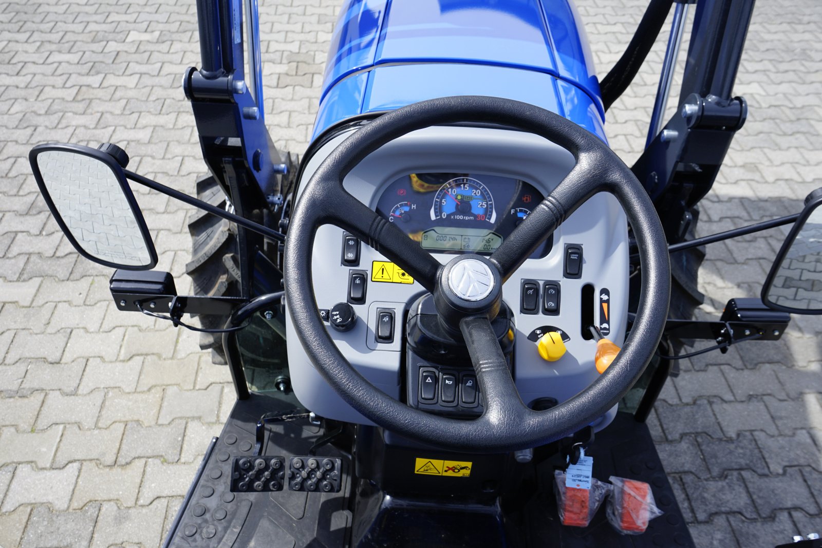 Kommunaltraktor типа New Holland Boomer50, Neumaschine в Rötz (Фотография 10)