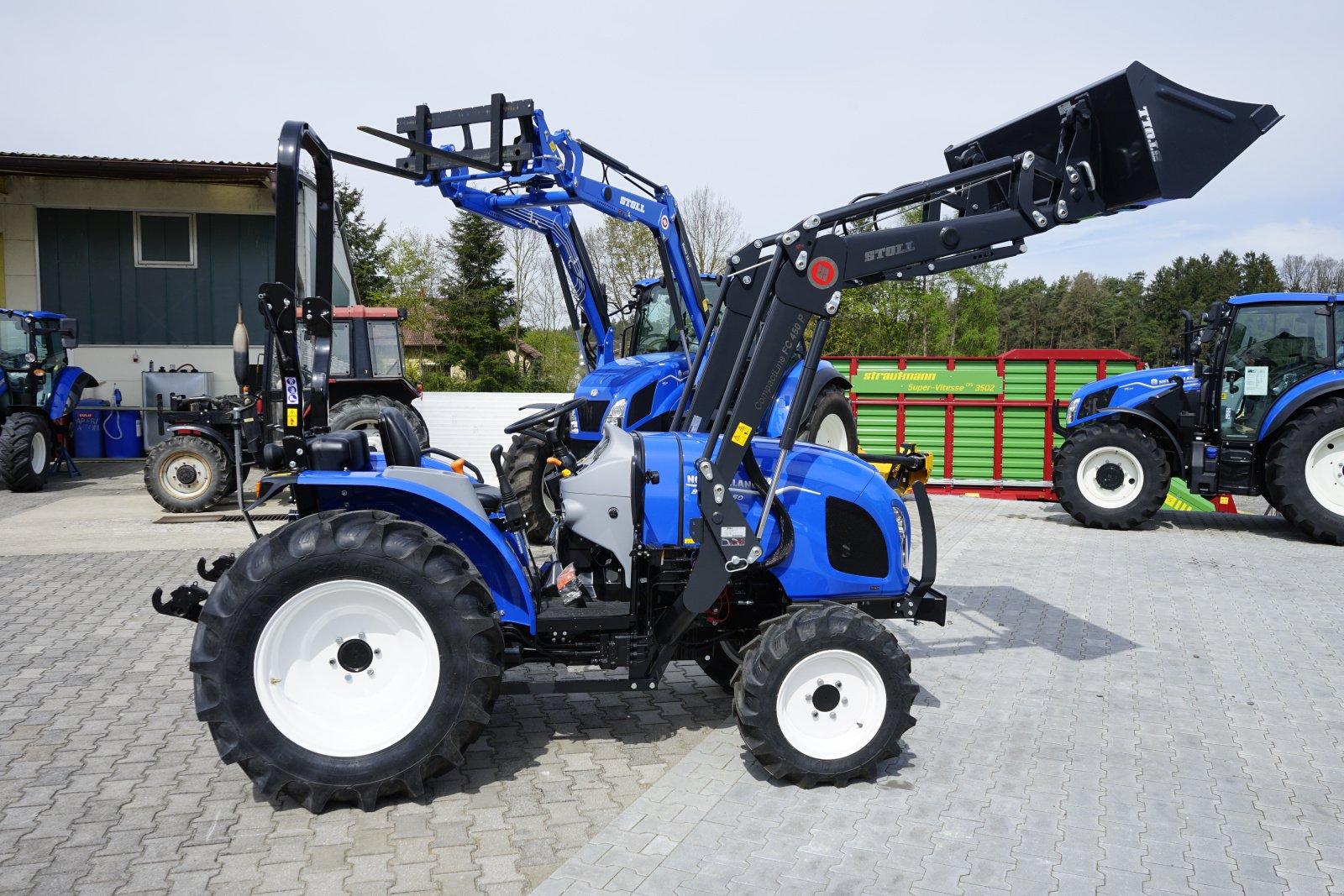 Kommunaltraktor van het type New Holland Boomer50, Neumaschine in Rötz (Foto 17)