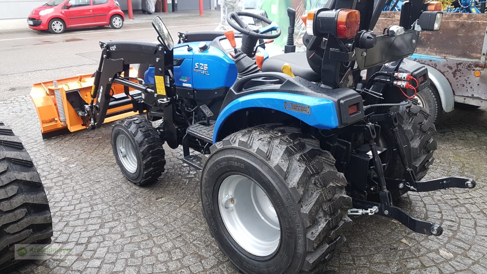 Kommunaltraktor del tipo Solis 26 9+9 + Alö Quicke C12s Frontlader + Schneeräumschild + Straßenzulassung, Neumaschine In Feuchtwangen (Immagine 5)