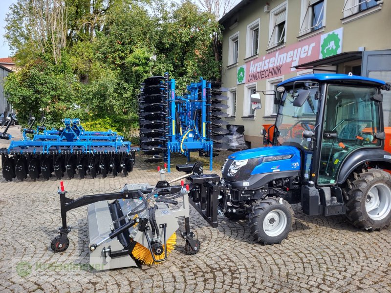 Kommunaltraktor van het type Solis 26 HST + Kabine + Jansen JK-130 Kehrmaschine + StVZO NEU, Neumaschine in Feuchtwangen (Foto 1)