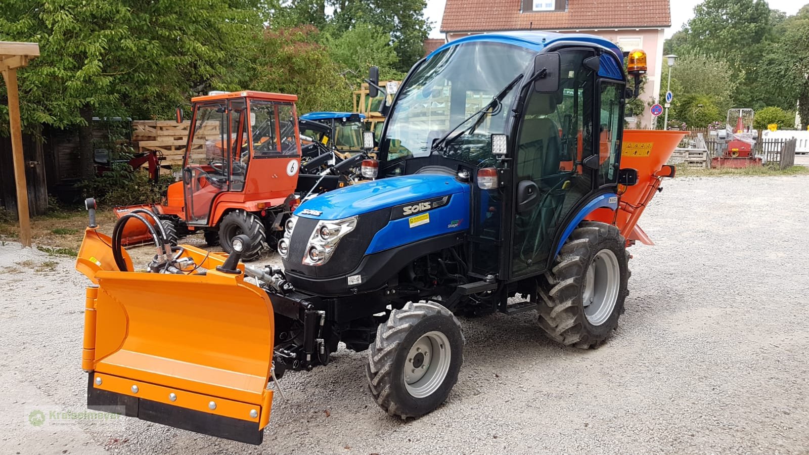 Kommunaltraktor des Typs Solis 26 HST + Kabine + V-Pflug Schneeschild + Salzstreuer + Zulassungspapiere AKTION Winterdienst, Neumaschine in Feuchtwangen (Bild 4)