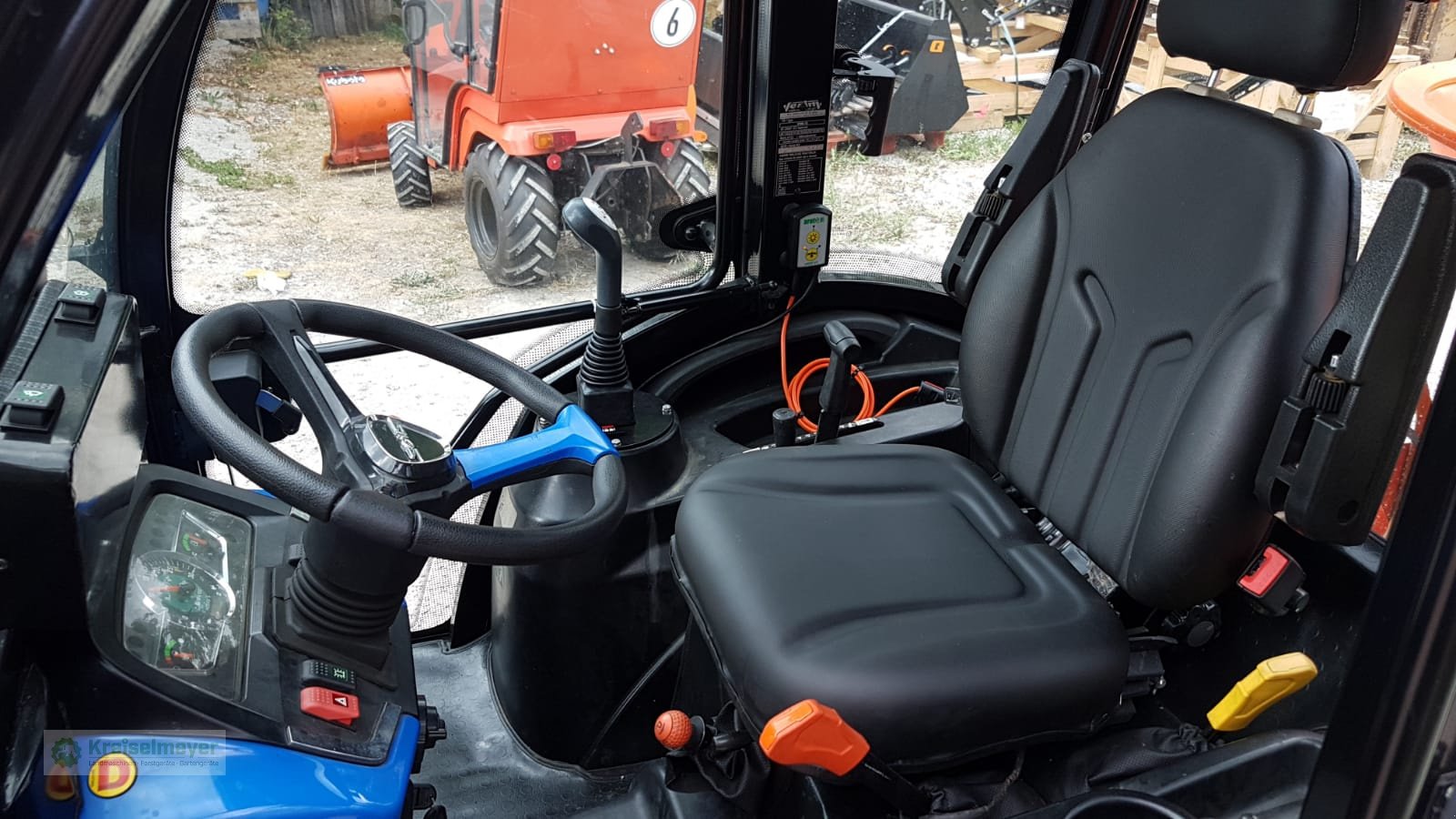 Kommunaltraktor del tipo Solis 26 HST + Kabine + V-Pflug Schneeschild + Salzstreuer + Zulassungspapiere AKTION Winterdienst, Neumaschine en Feuchtwangen (Imagen 10)