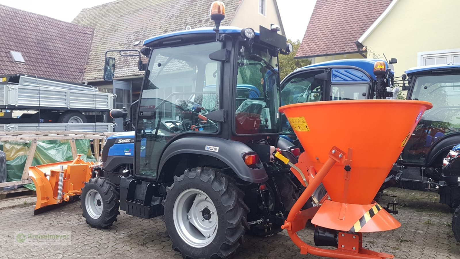 Kommunaltraktor a típus Solis 26 HST Kabine Winterpaket + Schneeräumschild + Salzstreuer + Straßenzulassung Aktion, Neumaschine ekkor: Feuchtwangen (Kép 2)