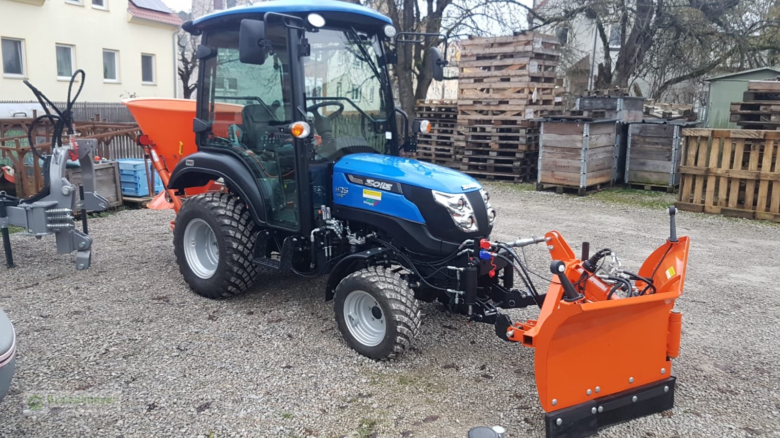 Kommunaltraktor типа Solis 26 HST Kabine Winterpaket Vario V-Schneepflug Allrad + StVZO-Zulassung NEU, Neumaschine в Feuchtwangen (Фотография 1)