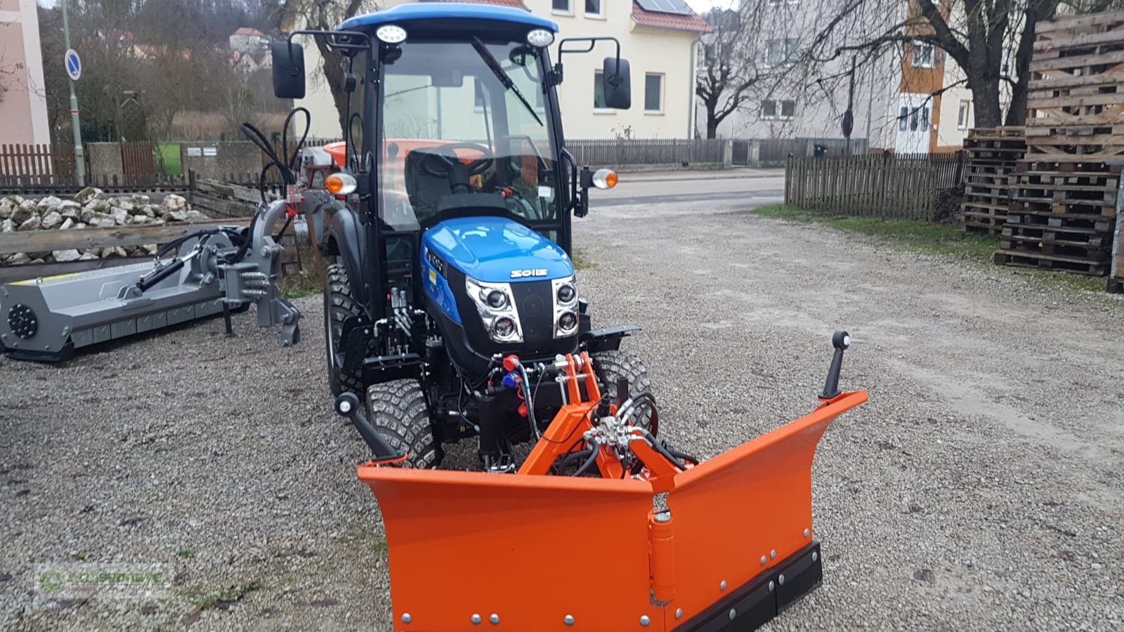 Kommunaltraktor типа Solis 26 HST Kabine Winterpaket Vario V-Schneepflug Allrad + StVZO-Zulassung NEU, Neumaschine в Feuchtwangen (Фотография 2)