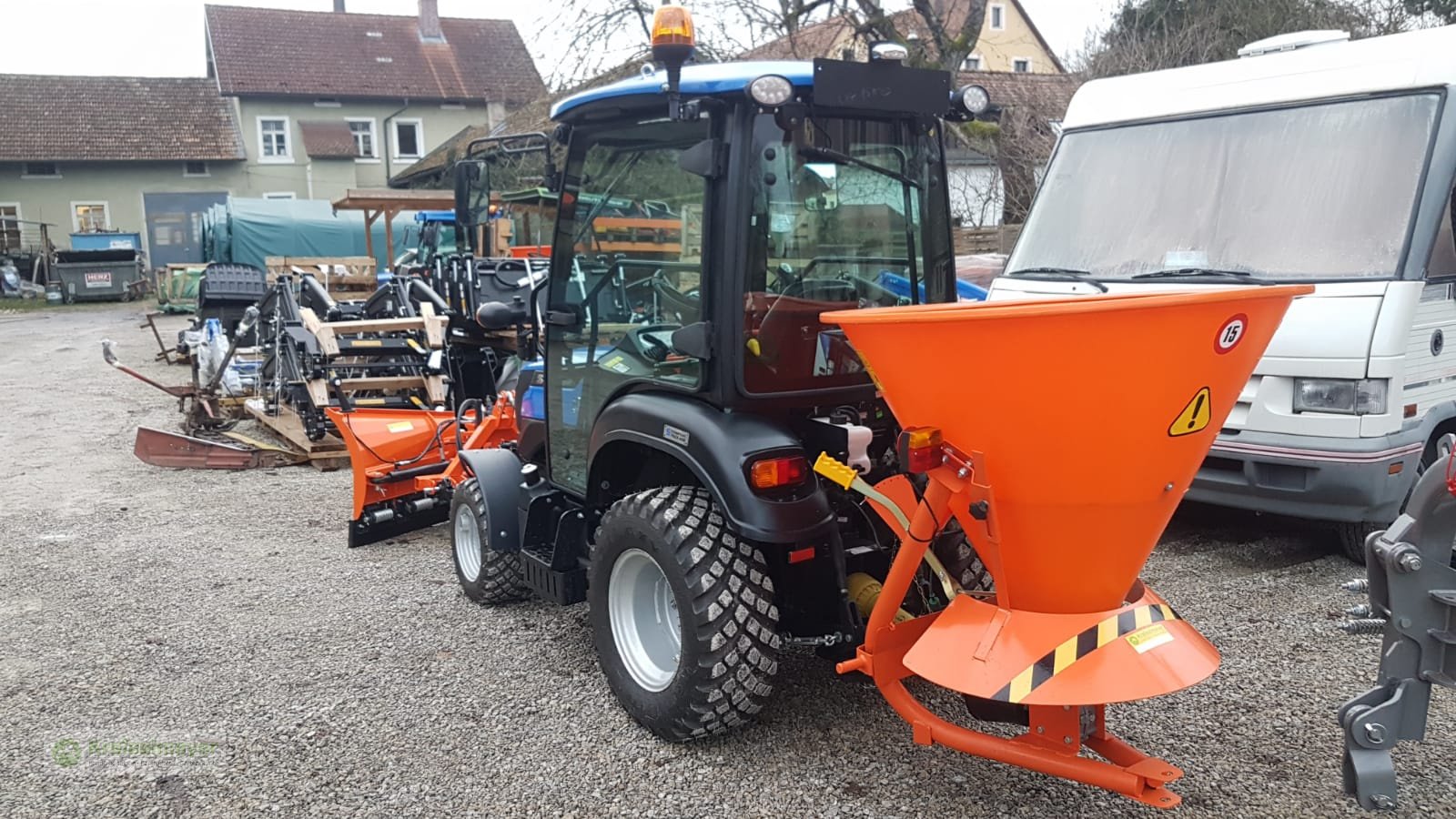 Kommunaltraktor типа Solis 26 HST Kabine Winterpaket Vario V-Schneepflug Allrad + StVZO-Zulassung NEU, Neumaschine в Feuchtwangen (Фотография 7)