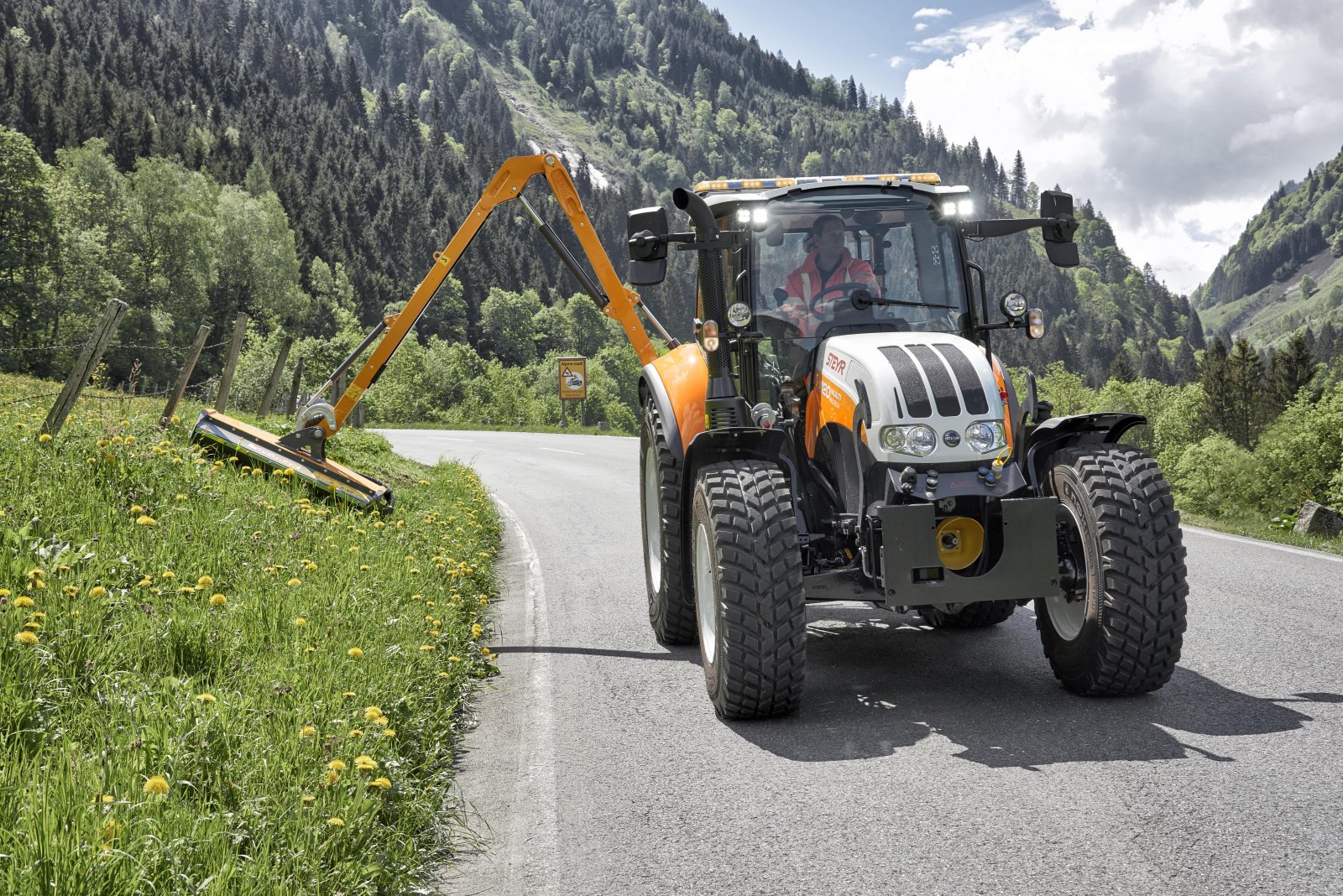 Kommunaltraktor Türe ait Steyr Multi 4120, Neumaschine içinde Ostrach (resim 1)