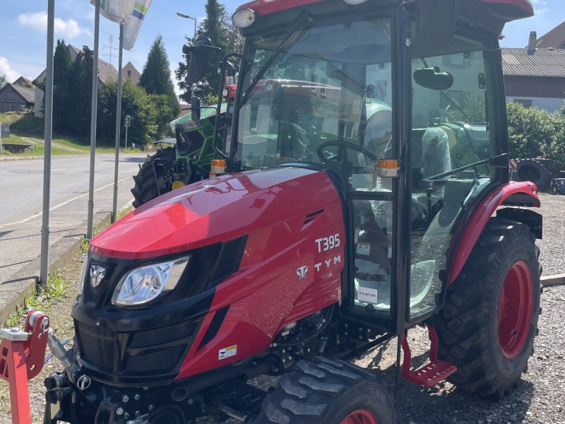 Kommunaltraktor des Typs TYM T 395 SH, Neumaschine in Ochsenhausen