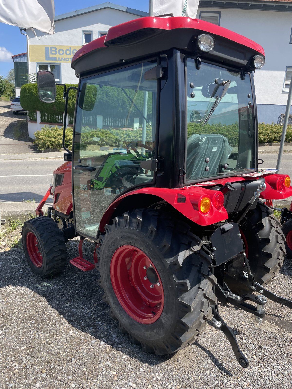 Kommunaltraktor от тип TYM T 395 SH, Neumaschine в Ochsenhausen (Снимка 3)