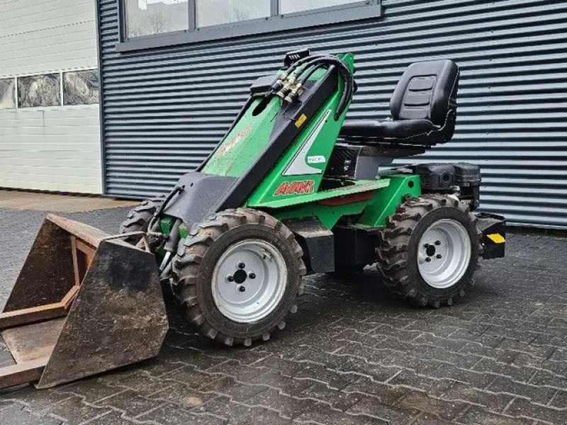 Kompaktlader от тип Avant MULTI mini loader, Gebrauchtmaschine в Scharsterbrug (Снимка 1)