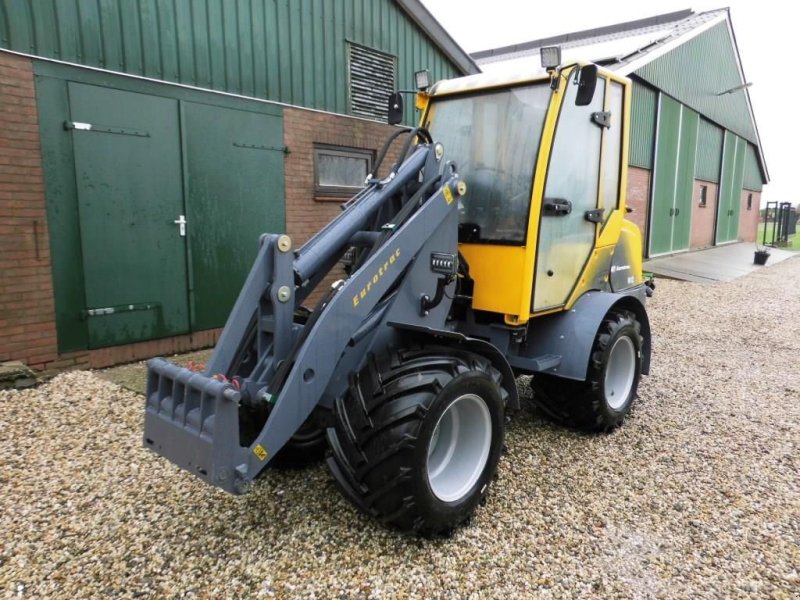 Kompaktlader of the type Eurotrac W 12 FC, Neumaschine in Streefkerk