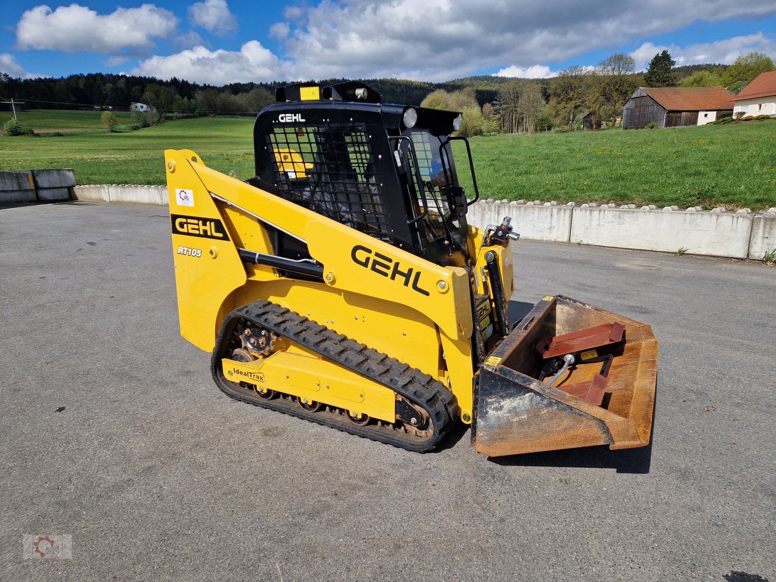 Kompaktlader tip Gehl RT 105 Kompaktlader Kettenfahrwerk Vollkabine Heizung Euroaufnahme, Gebrauchtmaschine in Tiefenbach (Poză 15)