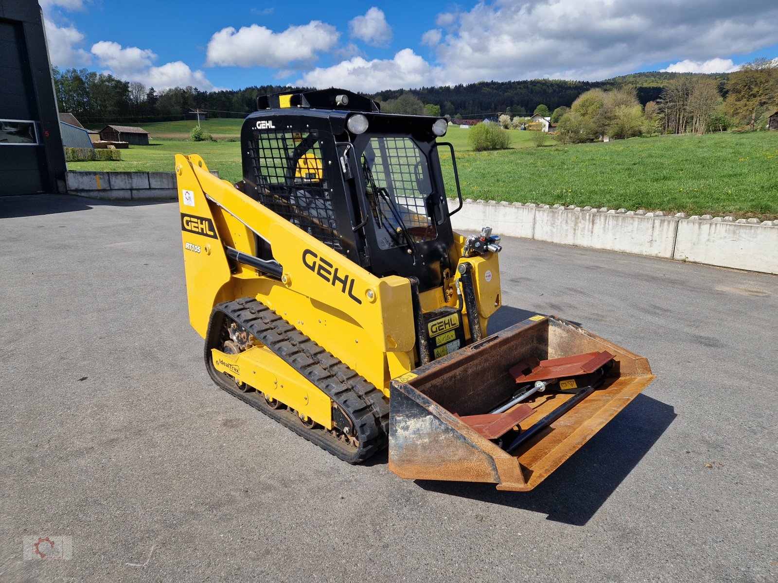 Kompaktlader tip Gehl RT 105 Kompaktlader Kettenfahrwerk Vollkabine Heizung Euroaufnahme, Gebrauchtmaschine in Tiefenbach (Poză 15)