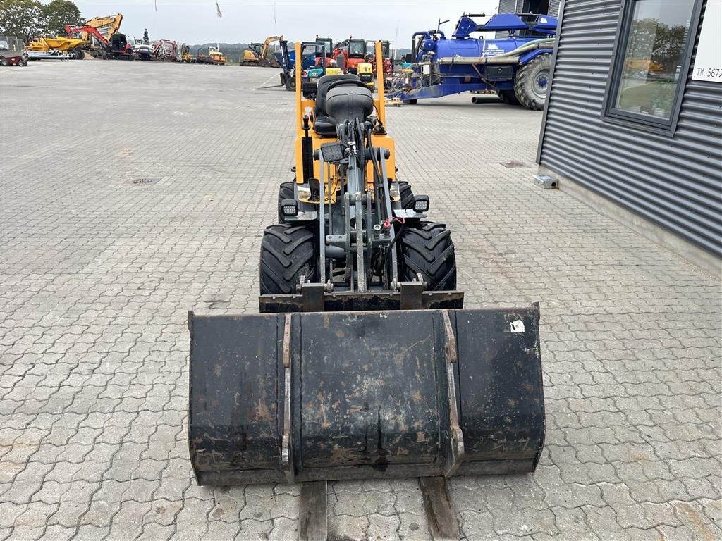 Kompaktlader del tipo GiANT D263SW Xtra med skovl og gafler, Gebrauchtmaschine en Rønnede (Imagen 3)