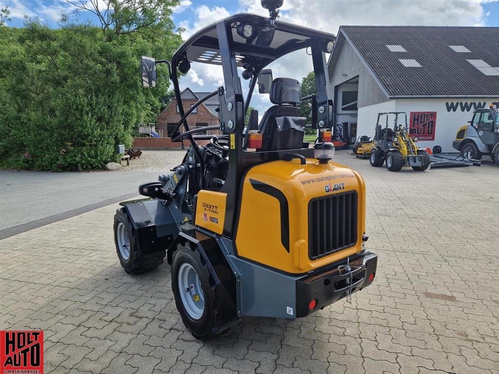 Kompaktlader tip GiANT D337T X-tra, Gebrauchtmaschine in Vrå (Poză 4)