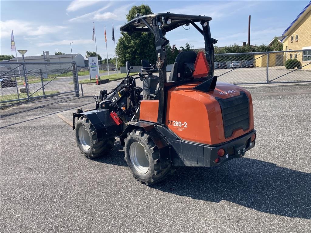 Kompaktlader des Typs GiANT G2700 HD+ x-tra Skovl og gafler foldetag 4 arbejdslys og trafiklys, Gebrauchtmaschine in Sabro (Bild 2)