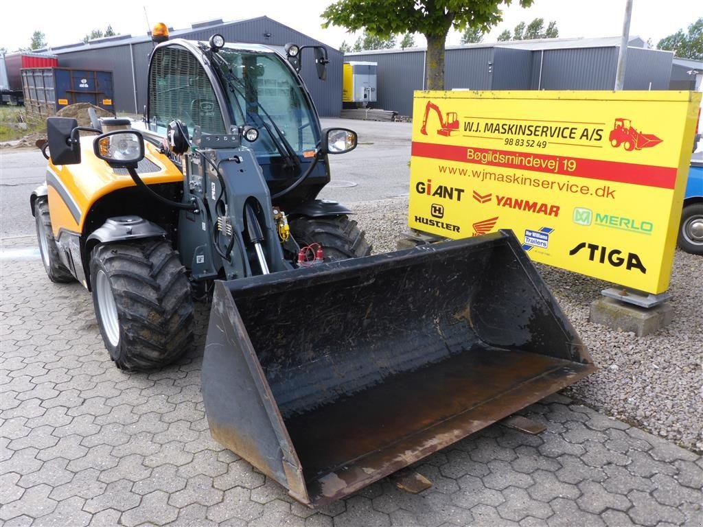 Kompaktlader typu GiANT GT5048 centralsmørring, Gebrauchtmaschine w Nørresundby (Zdjęcie 7)