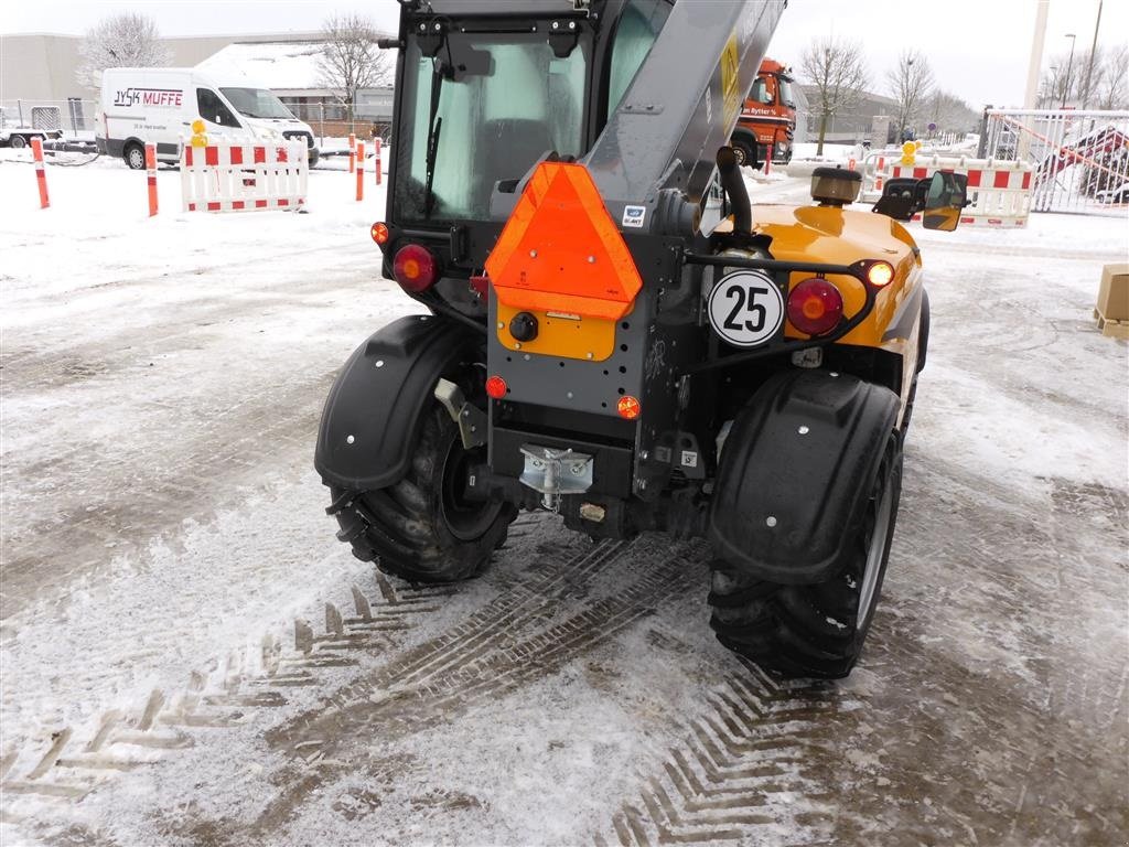 Kompaktlader du type GiANT GT5048, Gebrauchtmaschine en Nørresundby (Photo 5)