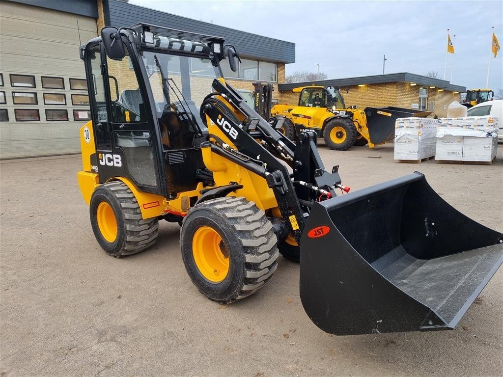 Kompaktlader des Typs JCB 403 AGRI Plus model, Gebrauchtmaschine in Nykøbing Falster (Bild 2)