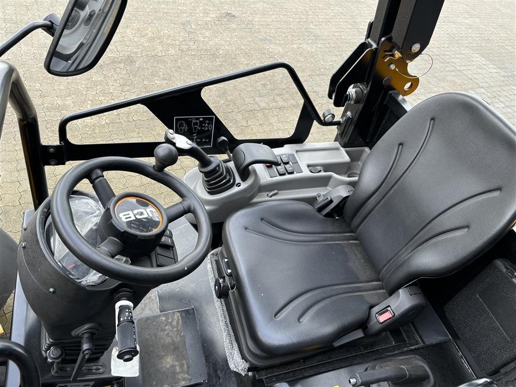 Kompaktlader от тип JCB 403 Agri Smart Power, Gebrauchtmaschine в Skærbæk (Снимка 5)