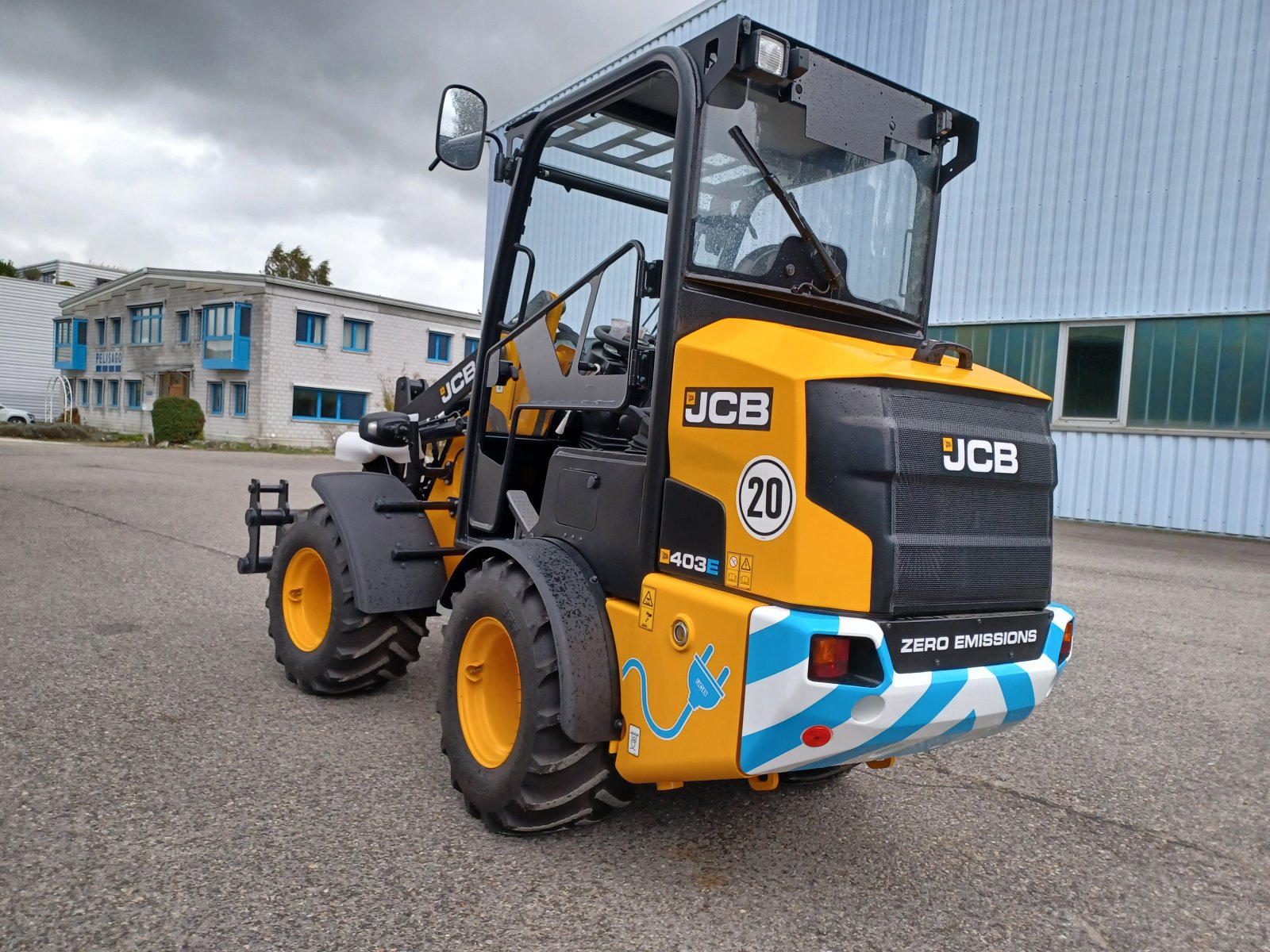 Kompaktlader van het type JCB 403 elektro, Neumaschine in Hindelbank (Foto 3)