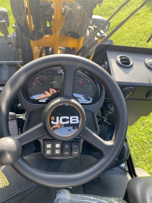 Kompaktlader от тип JCB 403 Plus Agri Med kabine og 30 km/t, Gebrauchtmaschine в Nibe (Снимка 4)