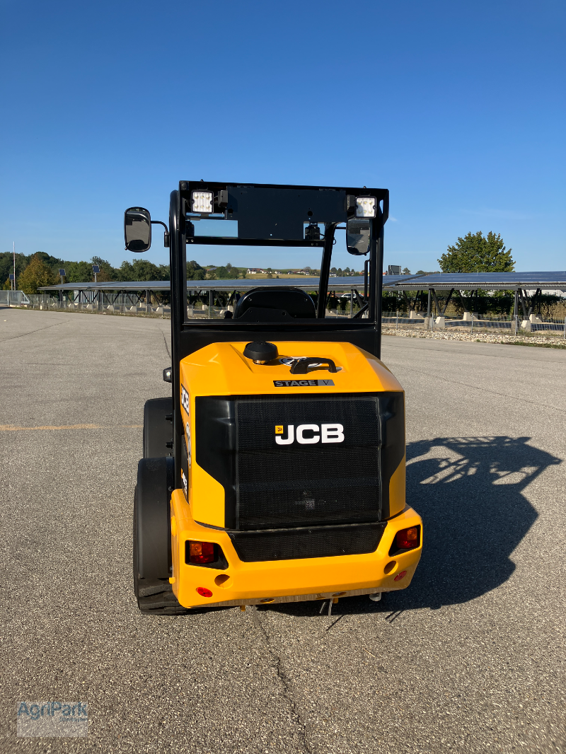 Kompaktlader of the type JCB 403 PLUS AGRI, Neumaschine in Kirchdorf (Picture 3)