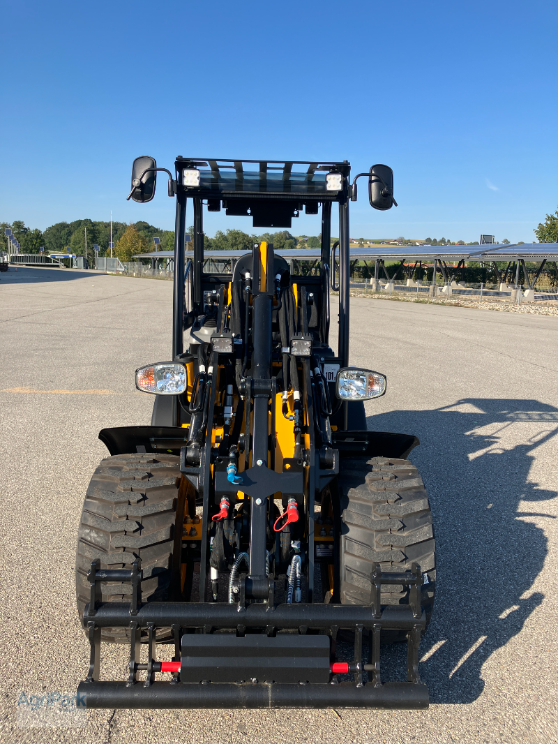 Kompaktlader tip JCB 403 PLUS AGRI, Neumaschine in Kirchdorf (Poză 7)