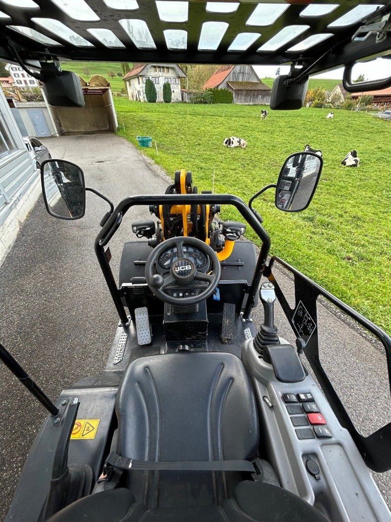 Kompaktlader of the type JCB 403 PLUS, Ausstellungsmaschine in Domdidier (Picture 5)