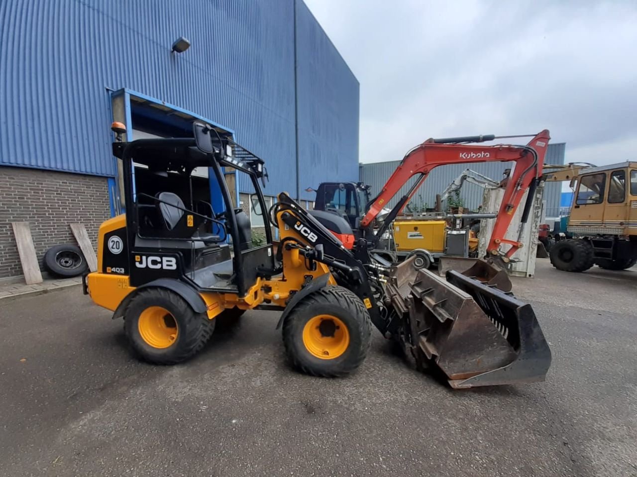 Kompaktlader des Typs JCB 403, Gebrauchtmaschine in Alblasserdam (Bild 4)