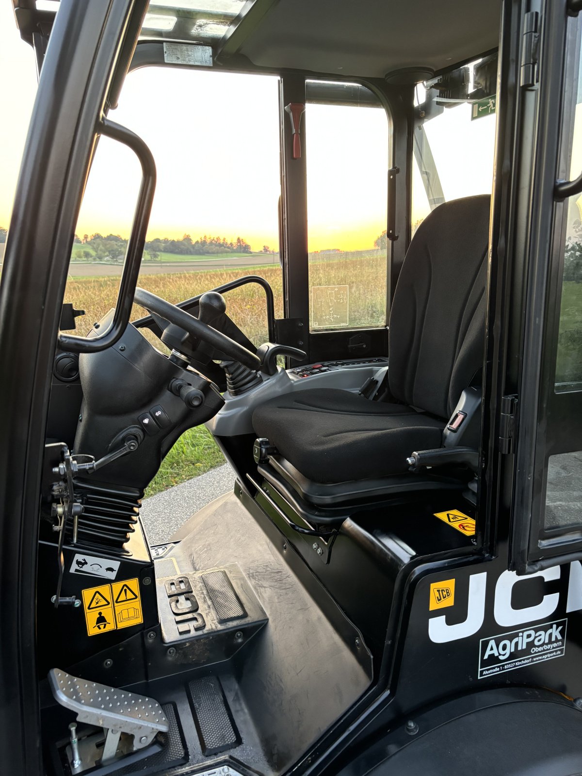 Kompaktlader typu JCB 403, Gebrauchtmaschine w Mauern (Zdjęcie 2)