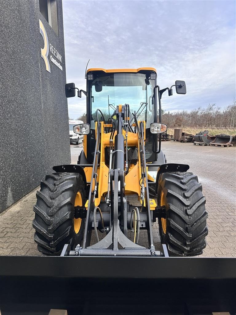 Kompaktlader tip JCB 407 Fabriksny læssemaskine, Gebrauchtmaschine in Ulfborg (Poză 4)