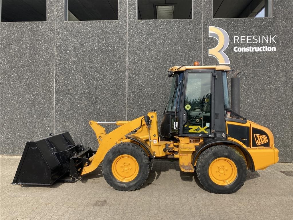 Kompaktlader tip JCB 407 Istandsat, Gebrauchtmaschine in Ulfborg (Poză 1)